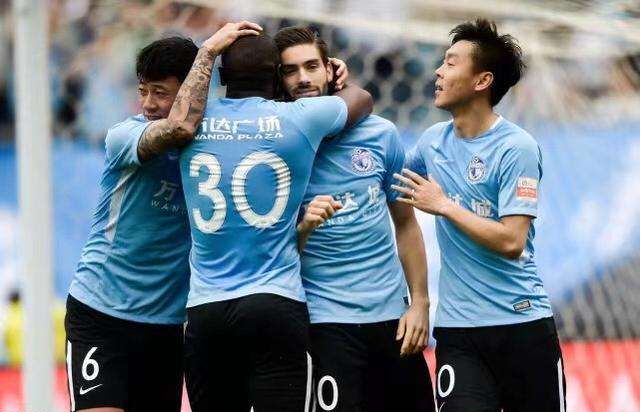  勒沃库森主场平局，球迷不满教练排兵  